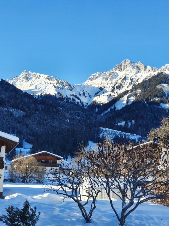 Ferienwohnung Tiroler Auszeit & Whirlpool Hofen ภายนอก รูปภาพ
