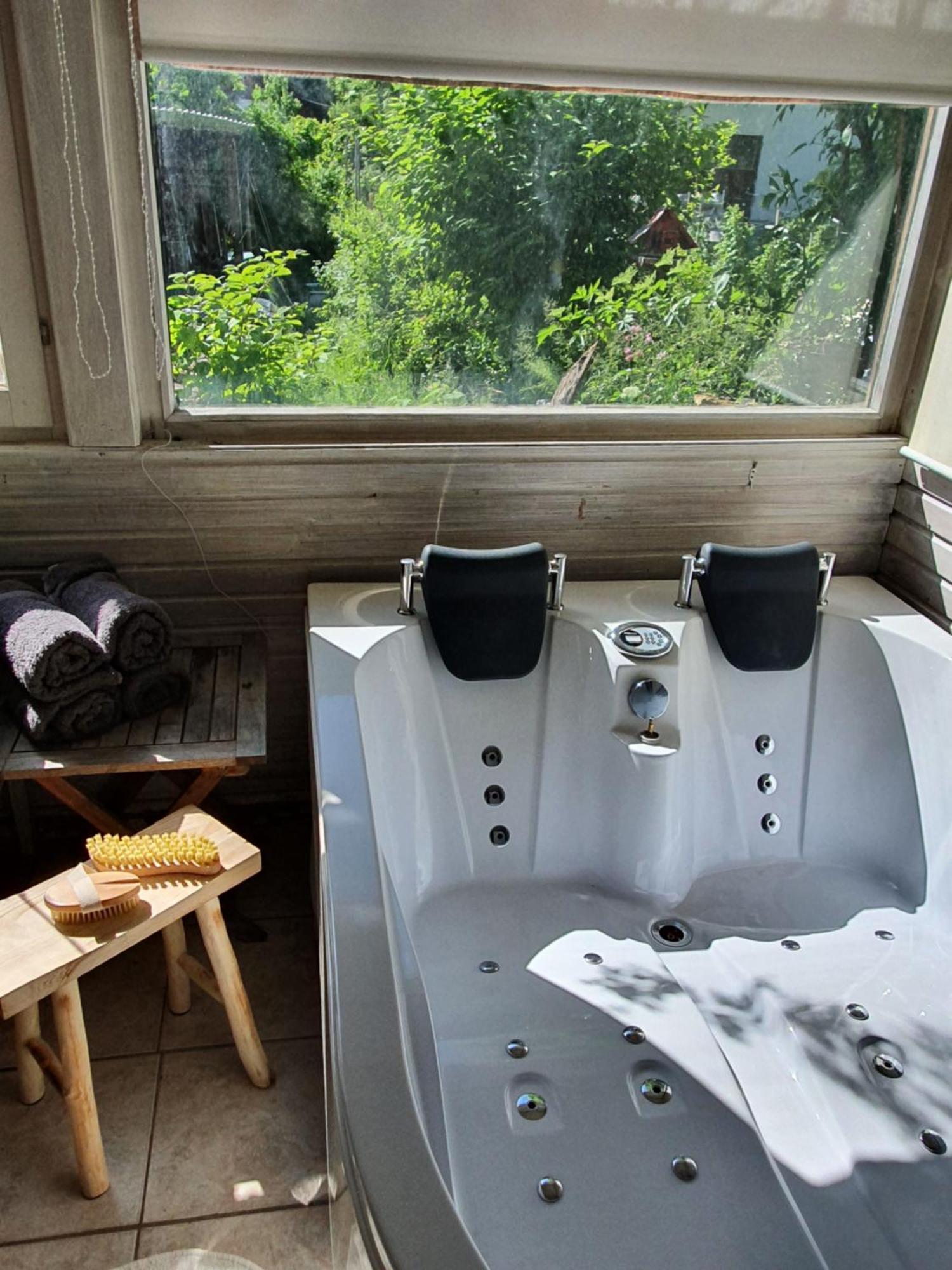Ferienwohnung Tiroler Auszeit & Whirlpool Hofen ภายนอก รูปภาพ