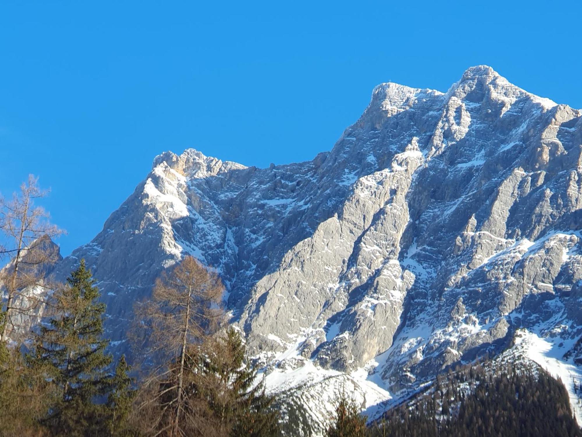 Ferienwohnung Tiroler Auszeit & Whirlpool Hofen ภายนอก รูปภาพ
